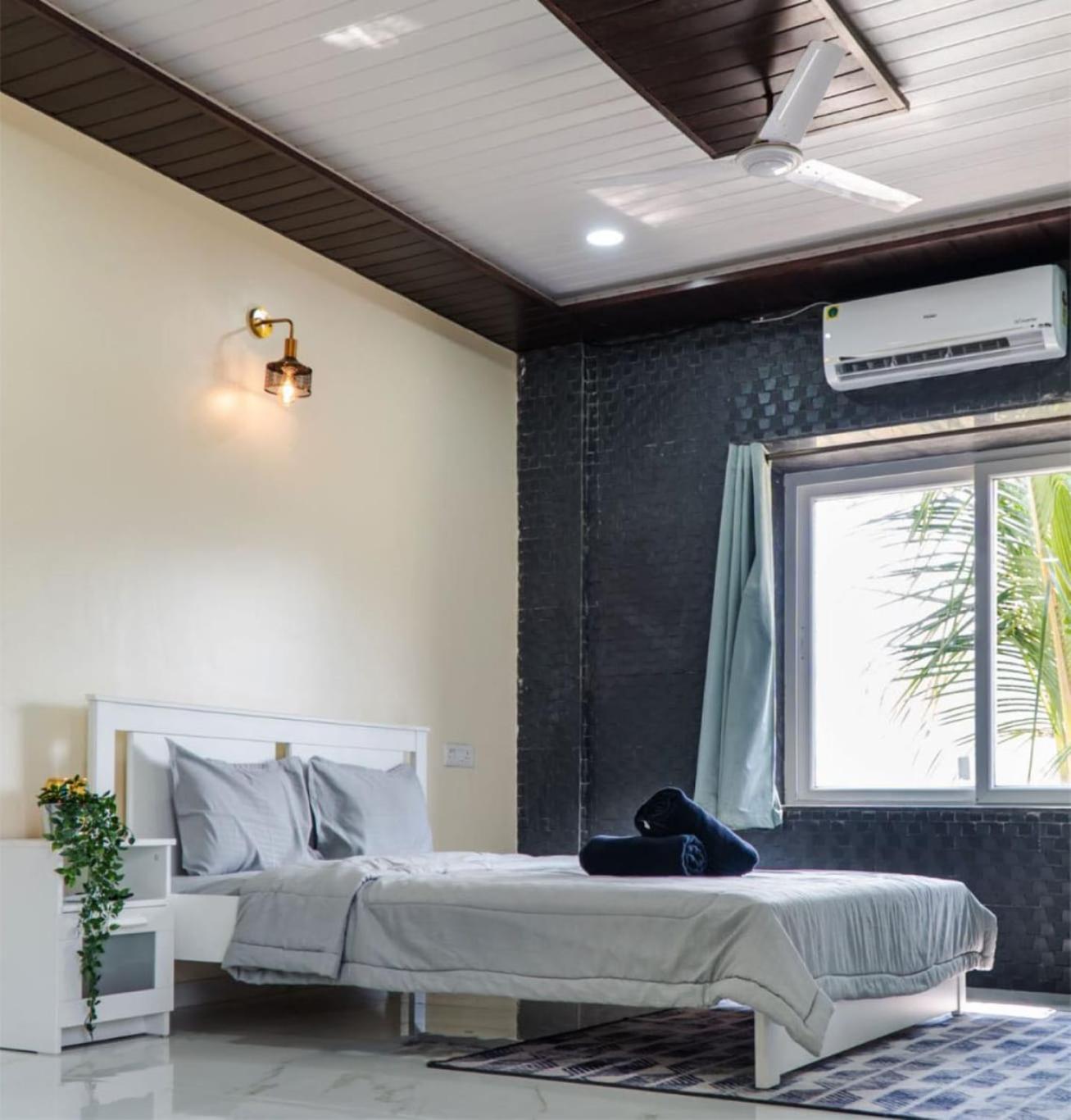 Green Crest Villa Lonavala Bagian luar foto