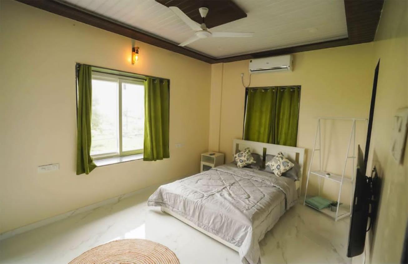 Green Crest Villa Lonavala Bagian luar foto